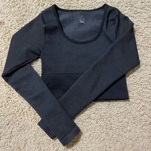 black aerie offline cropped long sleeve